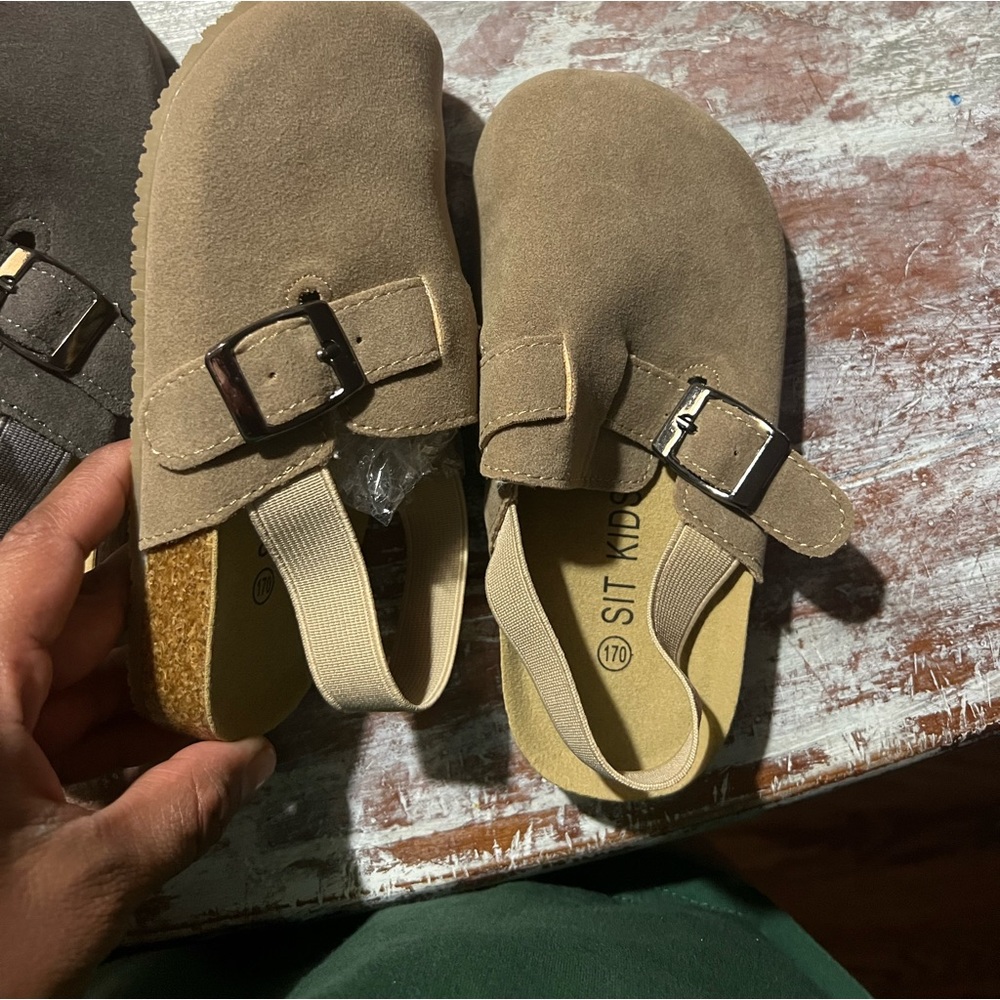 Kid clogs